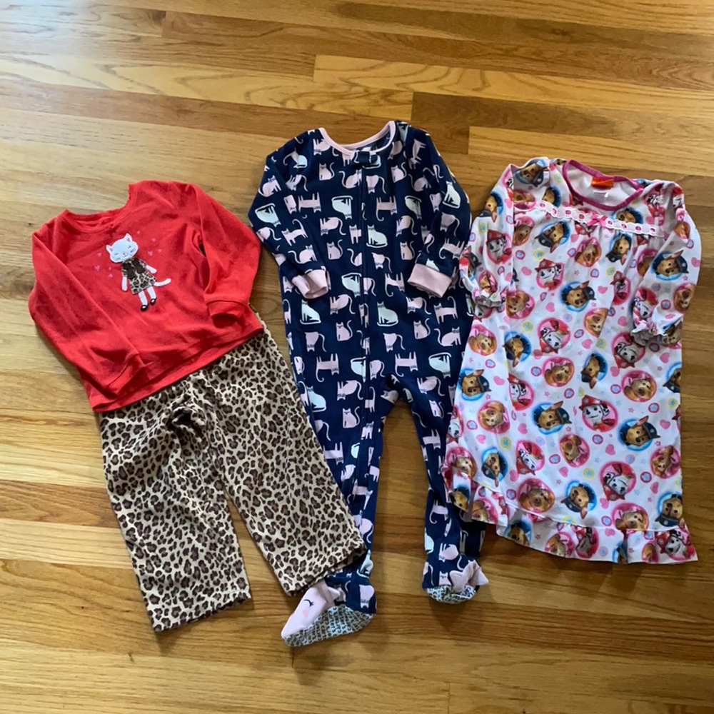 EUC/GUC Toddler Girls Pajama Lot (Paw Patrol & Cats) - Size 3T